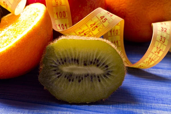 Obst mit Maßband — Stockfoto