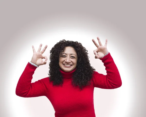 Woman with ok sign — Stock Photo, Image