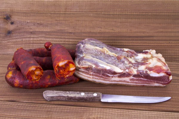 Enchidos e bacon — Fotografia de Stock