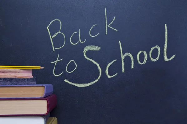 Terug naar school op de tafel — Stockfoto