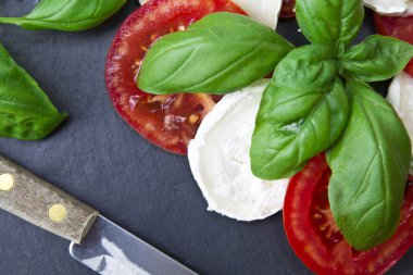 salata, peynir ve domates