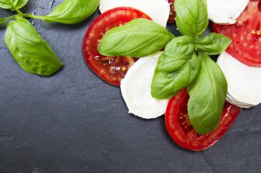 salata, peynir ve domates