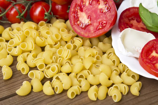Makkaroni mit Tomaten — Stockfoto