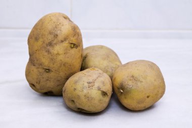 patateslerin üzerine fayans