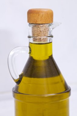 Zeytin yağı şişesi