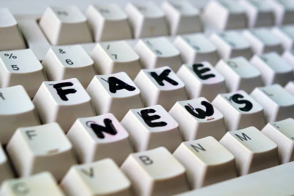 Detail Van Een Toetsenbord Met Het Opschrift Fake News Met — Stockfoto