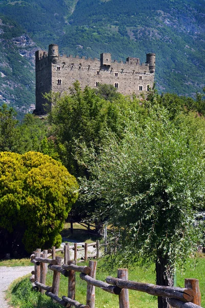 Chatillon Aosta Valley Itálie 2021 Středověký Kamenný Hrad Ussel — Stock fotografie
