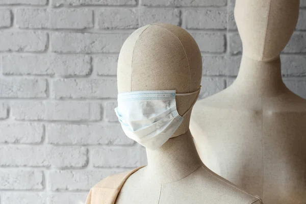 Modern Tyg Skyltdocka Skyddande Mask Demonstration Kläder Skyltdockor Coronavirus Pandemi — Stockfoto