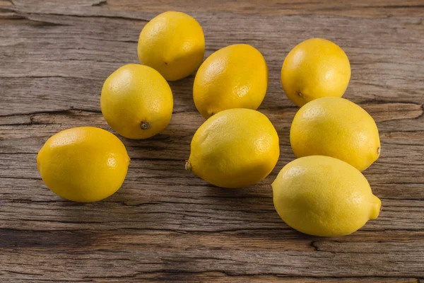 Mehrere Frische Saftige Zitronen Auf Hölzernem Hintergrund Meyer Sorte — Stockfoto