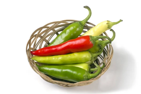 Varios Chiles Picantes Multicolores Aislados Sobre Fondo Blanco — Foto de Stock