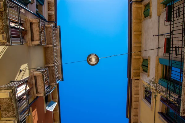 Fuente Fontana Piazza Bra Verona Italia Una Plaza Ocupada Con —  Fotos de Stock