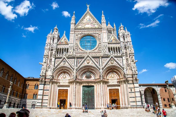 Siena Tuscany Italy 2020 Facade Siena Cathedral Sunlight Circular Window — Stock Photo, Image