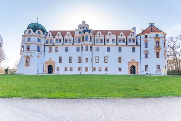 Schloss Celle Der Sonne Von Vorne Mit Den Türmchen Und lizenzfreie Stockbilder