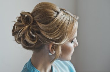 Güzel bir saç modeli 5323 yan görünüm.