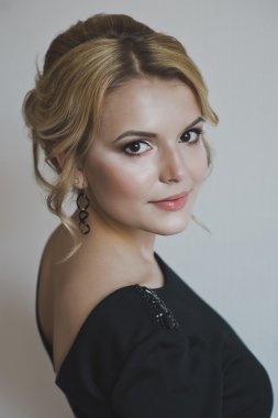 Küçük bir siyah elbise 5304 kız.