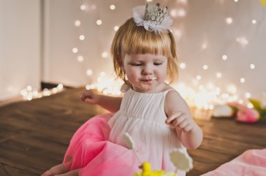 Küçük Prenses ilk pastasının 5385 yeme.