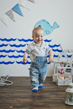 Bir bebeğin 5557 ilk adımlar.