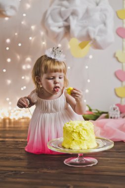 Küçük Prenses tatlılar 5414 yiyor.