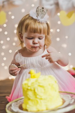 Küçük Prenses tatlılar 5411 yiyor.