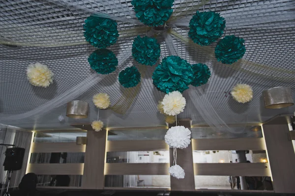 The ceiling of the celebration hall is decorated with paper ball — Stock Photo, Image