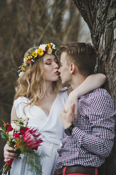 Portrait of a young couple admiring each other 5864. — Stock Photo, Image