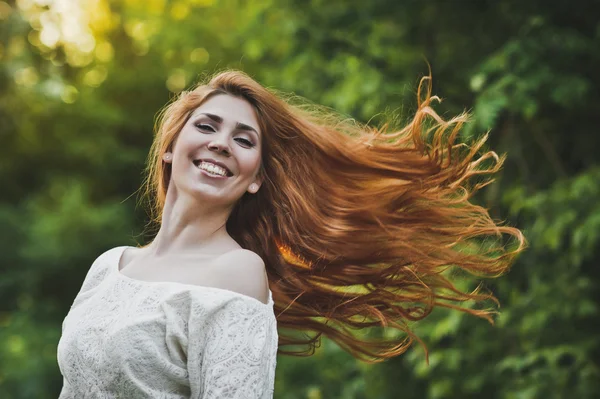 Saç 6198 geliştirme ile kız.