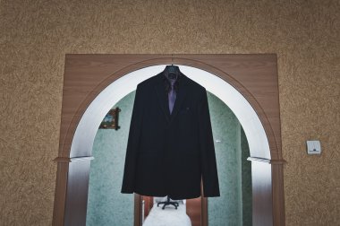 Raf 6253 asılı kostüm.