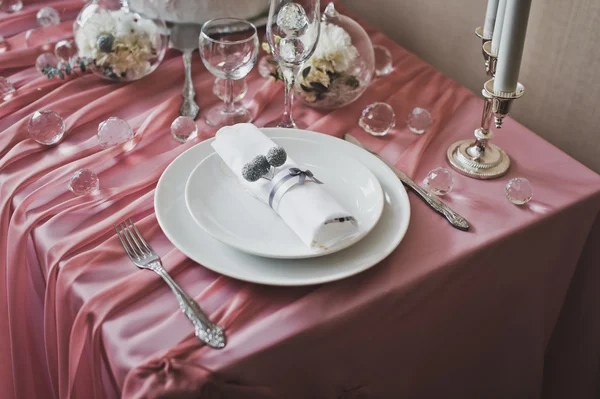 De rangschikking van bestek op de tafel 6409. — Stockfoto