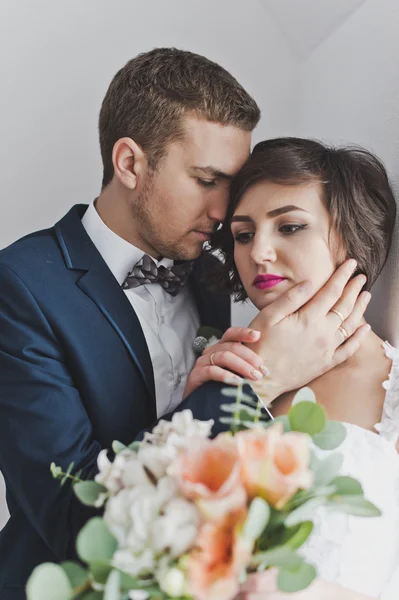 O casal abraça-se ternamente 6479 . — Fotografia de Stock