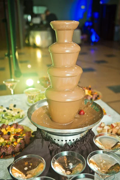 Chokladfontänen Belyst Med Blått Ljus Den Ceremoniella Hallen — Stockfoto