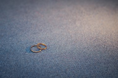 Alyans cam tabloda 878.