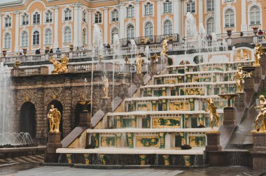 Büyük Art arda adet çeşme.