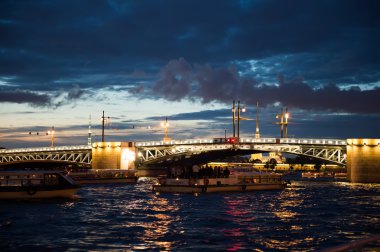 Şehir Petersburg St, gece sayısı gelen motor 1194 gemi..