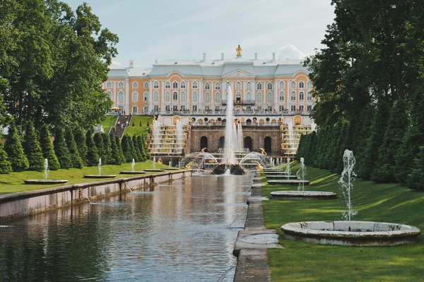 Peterhof, canal marítimo 1143 . — Fotografia de Stock