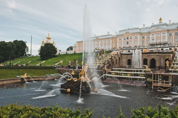 Fountain Samson 1151. — Stock Photo, Image