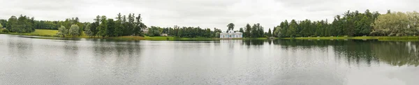 Jezerní panoráma v Catherine Park 1167. — Stock fotografie