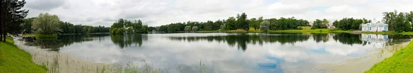 Panorama lago nel Parco Catherine 1168 . — Foto Stock