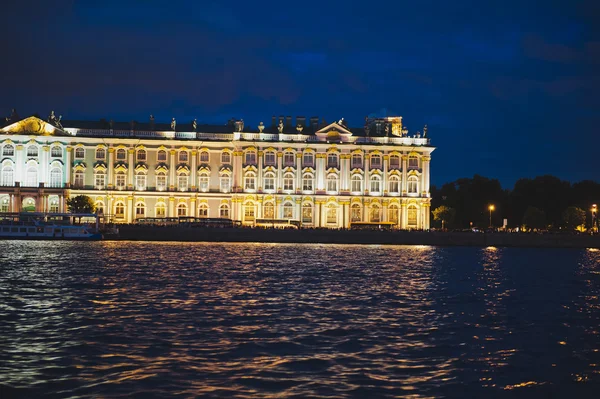 City of St. Petersburg, night views from the motor ship 1186. — Stock Photo, Image