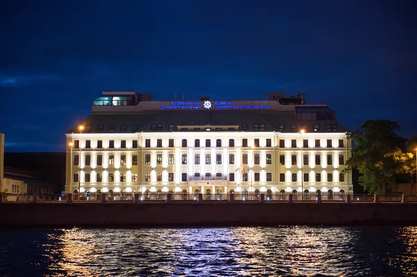 Cidade de São Petersburgo, vista noturna do navio a motor 1213 . — Fotografia de Stock