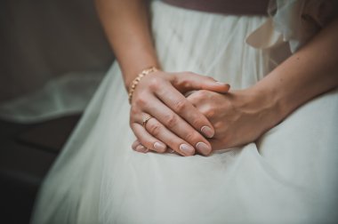 Kadın bir gelinlik 1345.