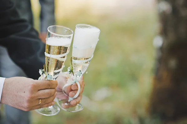 Champagne pouring 1415. — Stock Photo, Image