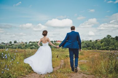 Çift uzaktan 1640 gider.