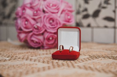 Buket gül ve yüzük 1874.