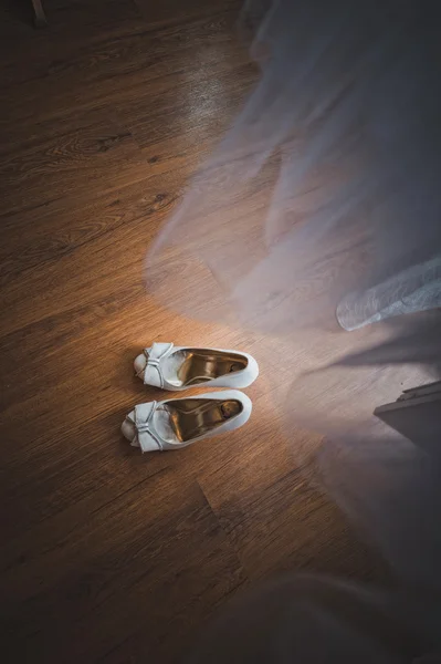 Scarpe bianche per la sposa 1721 . — Foto Stock