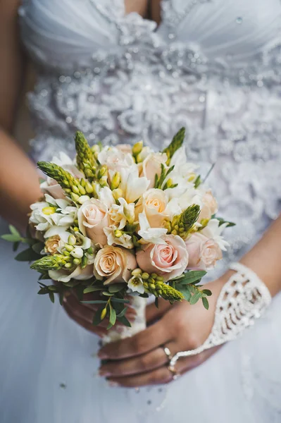 Bouquet in hands 1736. — Stock Photo, Image