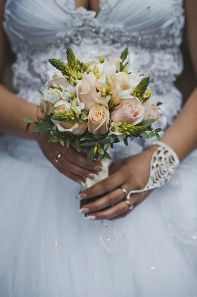 Bouquet in hands 1738. — Stock Photo, Image