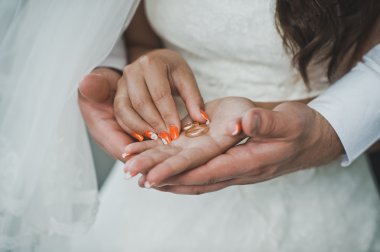 Alyans ellerinde yeni evli çiftin 1932.