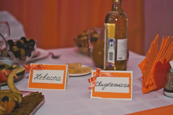 Placas com nomes em uma mesa 1943 . — Fotografia de Stock