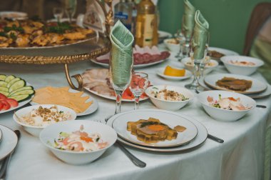 Bir tatil 2172 gıda ile tablolar.