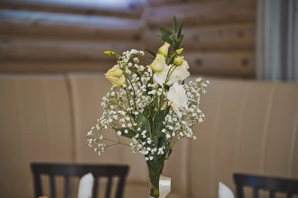 Bukett från vita blommor 2276. — Stockfoto